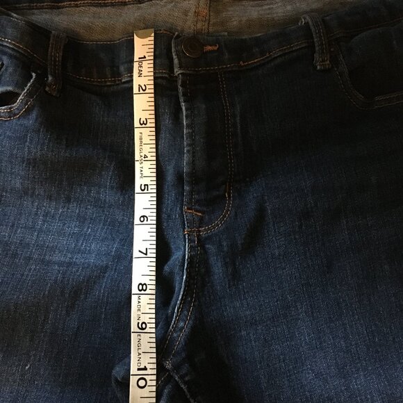 Old Navy Classic Original Dark Blue Mid Rise Short Denim Jeans - Picture 12 of 14